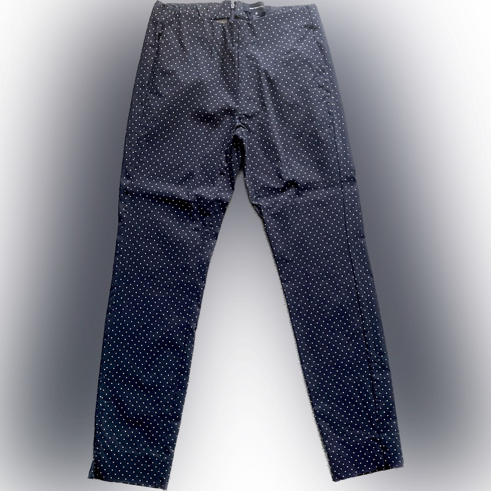 Who what wear dressy polka dot pants. Zippered in back, fitted, like new.